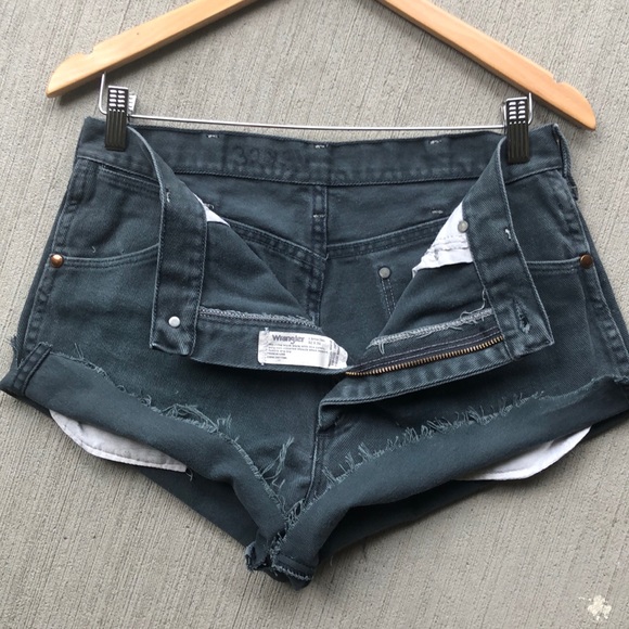 90'S WRANGLER 13MWZNG OLIVE GREEN CUTOFFS. SZ 32 - Picture 2 of 6